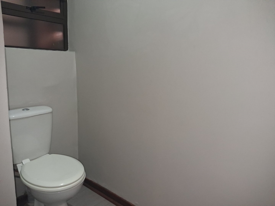 To Let 3 Bedroom Property for Rent in Hillside Free State